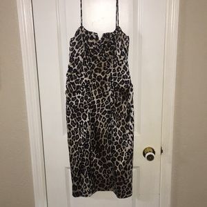 Leopard print silk like dress.